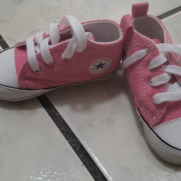 Converse Baby Shoes Size 3 - Picture 2 of 4